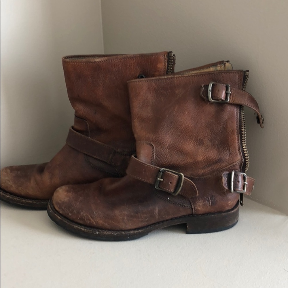 Frye Veronica Short Back zip